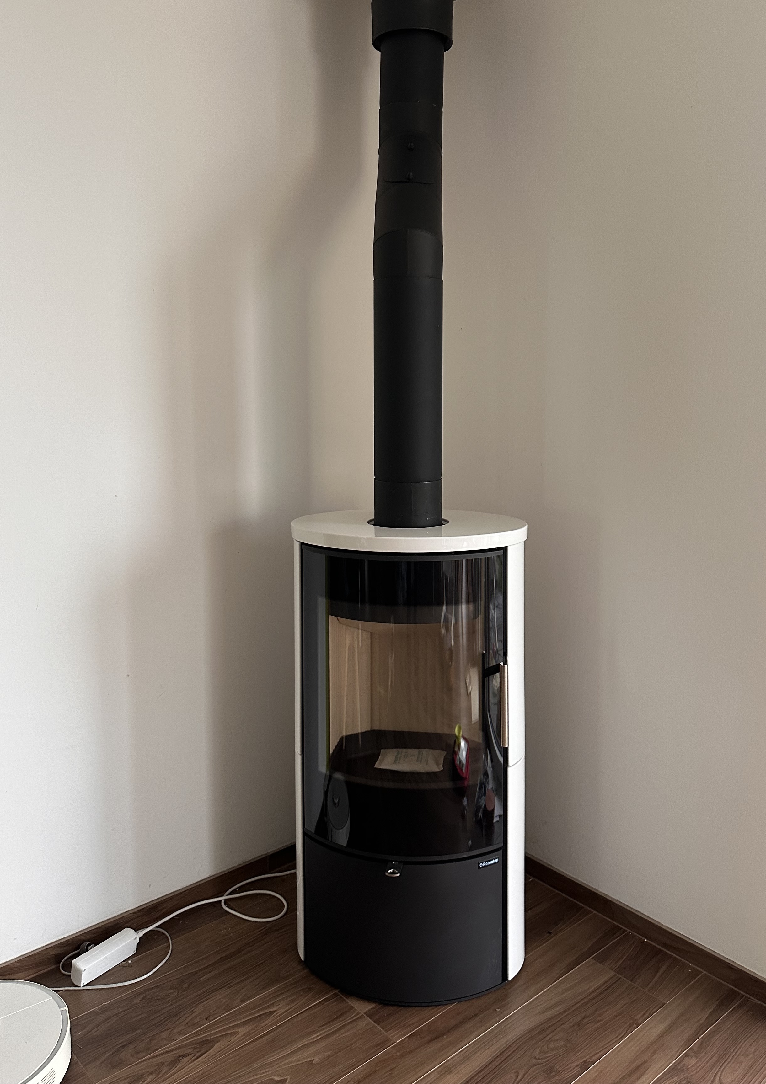 Instalace Romotop Laredo 01 - 90002 bílá lesklá - Řepiště